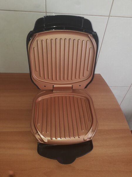 Aparat pentru sendvis si friptura.